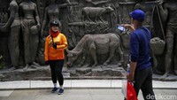 Usai direnovasi dan kembali dibuka untuk umum bulan Maret lalu, Sarinah tak pernah sepi dari pengunjung, khususnya saat akhir pekan.
