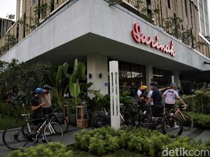 Asyiknya Jalan-jalan ke Sarinah di Akhir Pekan