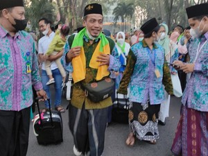 54 Calon Jemaah Haji Asal Sidoarjo Tunda Keberangkatannya