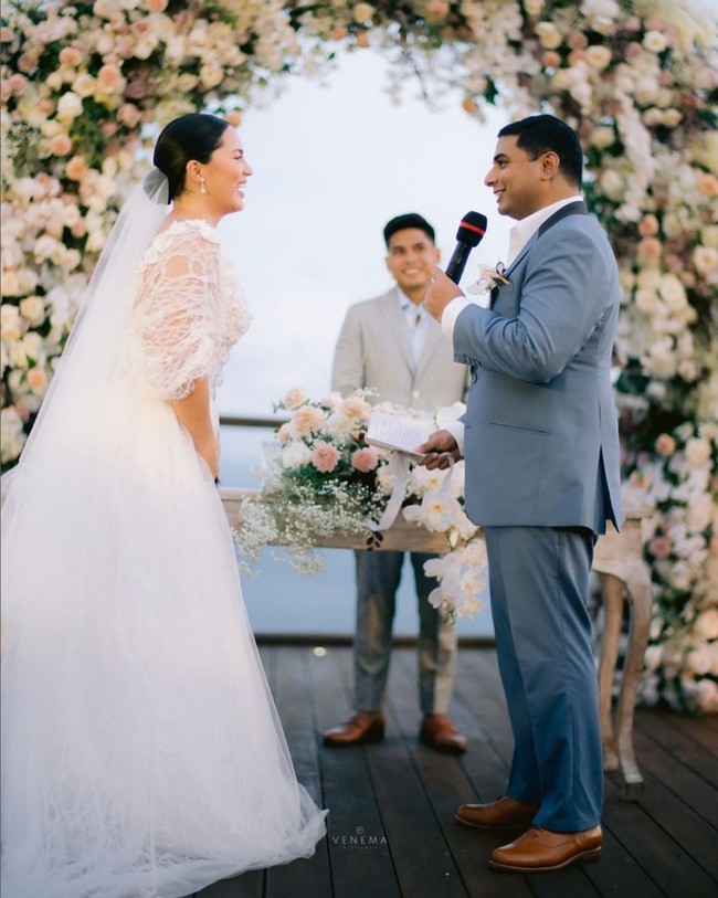 Charlotte menikah dengan pria keturunan India bernama Dido Servia. Foto: Instagram/@charlottextie