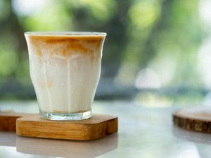 Bosan Es Kopi Susu, Ini Racikan Dirty Coffee yang Creamy Enak