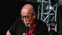 Kabar duka mengenai kepergian Donny Suhendra dibagikan oleh Gilang Ramadhan dan musisi Dian HP di jagat maya.  Foto: @danitherewhite/ Instagram
