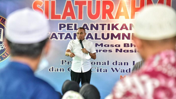 Gubsu Edy Rahmayadi saat acara alumni SMA 8 Medan