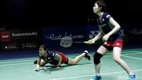 Yuki Fukushima/Sayaka Hirota menangi gim pertama 21-18. Nami Matsuyama/Chiharu Shida berbalik unggul 21-14, kemudian menang lagi 21-17.