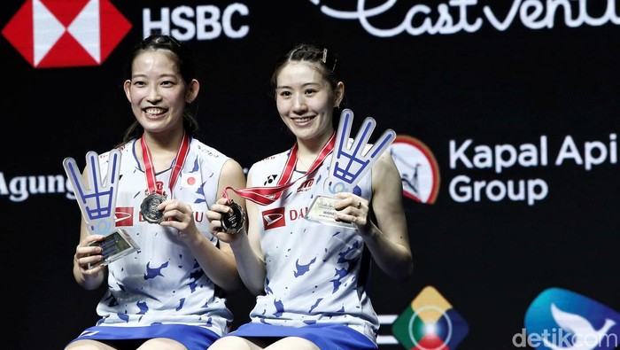 Juara Indonesia Open 2022, Nami/Chiharu Happy Banget All Japan Final tersaji di sektor ganda putri dalam laga pamungkas Indonesia Open 2022. Nami/Chiharu menjadi juara usai kalahkan Yuki/Sayaka.