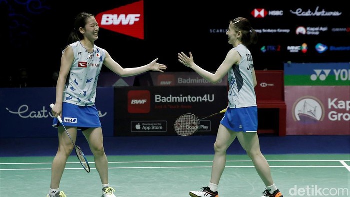 Juara Indonesia Open 2022, Nami/Chiharu Happy Banget All Japan Final tersaji di sektor ganda putri dalam laga pamungkas Indonesia Open 2022. Nami/Chiharu menjadi juara usai kalahkan Yuki/Sayaka.