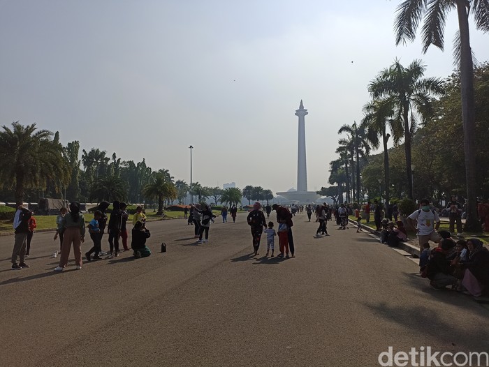 Kawasan Monas ramai dikunjungi warga