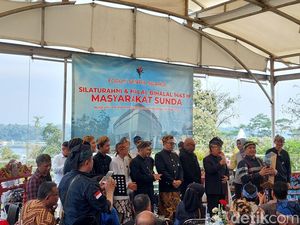 Ceu Popong, Iwan Bule, dan Tokoh Sunda Kumpul di Bandung Barat