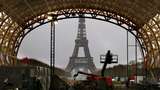 Turis di Paris Kecewa, Mau Lihat Menara Eiffel dll eh Terhalang Konstruksi