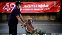 Tak heran, warga kerap mendatangi kawasan Sudirman-Thamrin untuk berolahraga pada Minggu pagi.