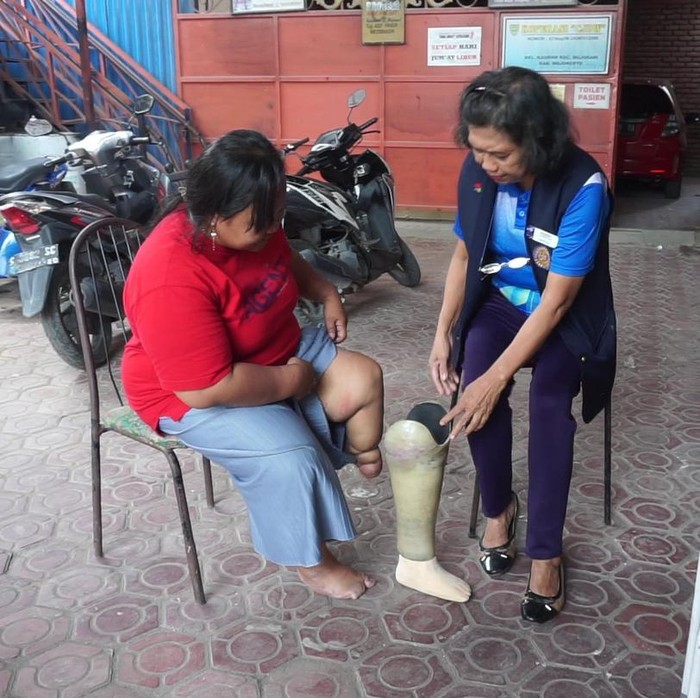 Mengintip Produksi Kaki Palsu di Than Must Soegeng Mojokerto