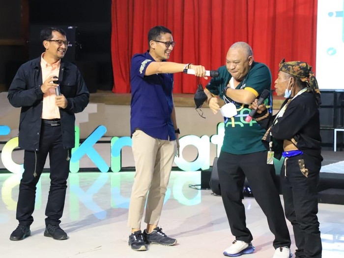 Menteri Pariwisata dan Ekonomi Kreatif (Menparekraf) Sandiaga Salahudin Uno mengunjungi Kabupaten Garut. Kunjungan Sandiaga ini menjadi salah satu indikasi yang mengokohkan bahwa Kabupaten Garut akan menjadi kabupaten pariwisata.