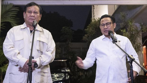 Ketum PKB Muhaimin Iskandar bertemu Ketum Gerindra Prabowo Subianto di Kertanegara, Sabtu (18/6) malam. Dalam pertemuan itu mereka membahas mengenai Pemilu 2024
