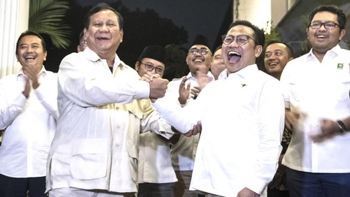 Ketum PKB Muhaimin Iskandar bertemu Ketum Gerindra Prabowo Subianto di Kertanegara, Sabtu (18/6) malam. Dalam pertemuan itu mereka membahas mengenai Pemilu 2024