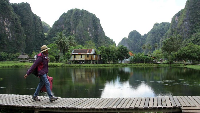 Indonesia kaya akan keindahan alam yang mempesona. Hal itu terlihat di Geopark Maros-Pangkep yang siap jadi bagian dari warisan dunia atau UNESCO Global Geopark