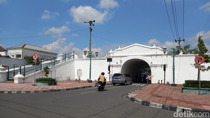 Plengkung Gading, kompleks Keraton Yogyakarta.