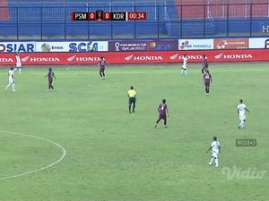 Persik Dihukum 3 Kartu Kuning Demi Halau Serangan PSM di Babak Pertama