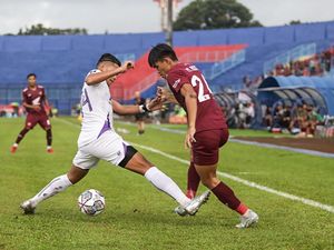 Tensi Tinggi PSM Makassar Vs Persik Kediri Saling Serang di Babak Pertama