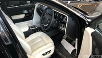 Bagian dalam Rolls Royce tipe Phantom 2022. (Foto: asep syaifullah)