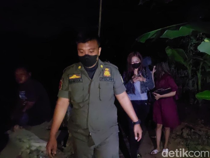 Satol PP Probolinggo amankan pemandu lagu karaoke