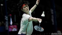 Wang Zhi Yi memulai gim pertama dengan baik. Dia sempat unggul 14-8 usai interval atas Tai Tzu Ying.