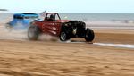 Unik! Saat Mobil Antik Balapan di Pantai Inggris