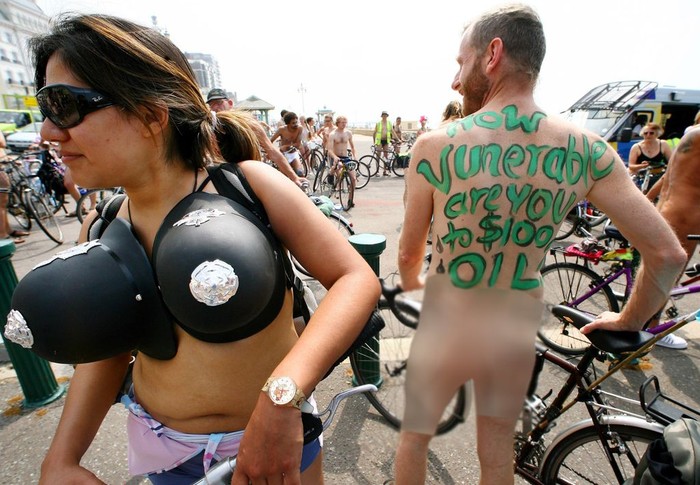 World Naked Bike Ride di Brighton