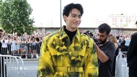 Win Metawin jadi salah satu bintang yang jadi perhatian. (Foto: Getty Images for Prada/Jacopo M. Raule)  
