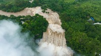 Sebagai informasi, Huangguoshu merupakan salah satu air terjun terbesar di dunia.