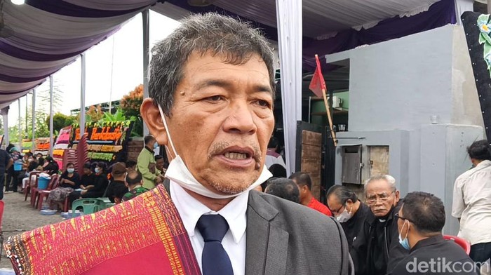 Adik dari WTP Simarmata, Sutan Simarmata
