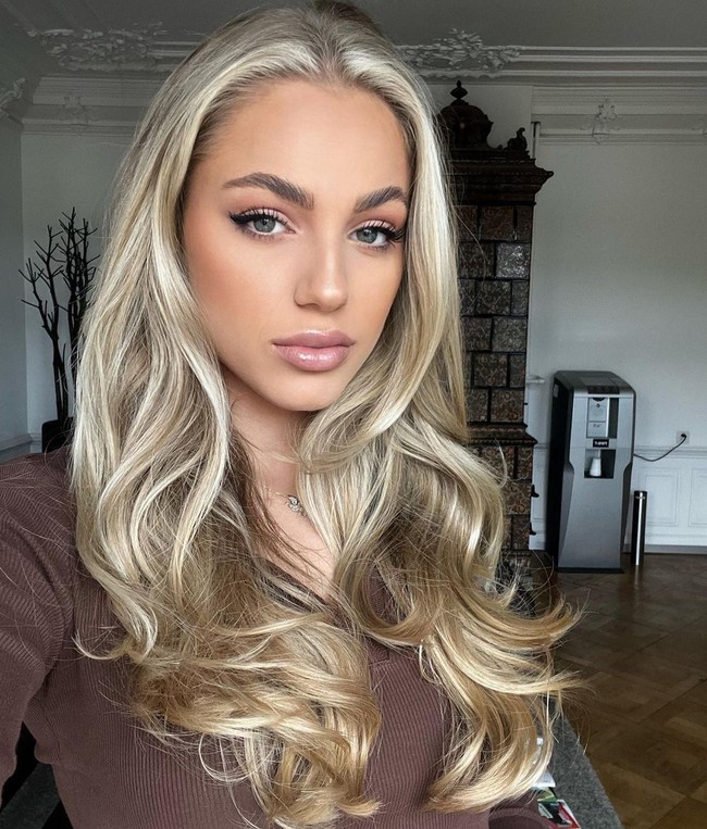 Alasan lain wanita 22 tahun tersebut tidak suka disebut seksi karena setelah itu banyak orang iseng yang menghubunginya. Foto: Instagram @ anamxrkovic