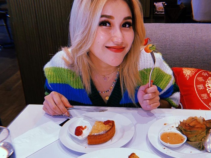 Ayu Tingting ulang tahun