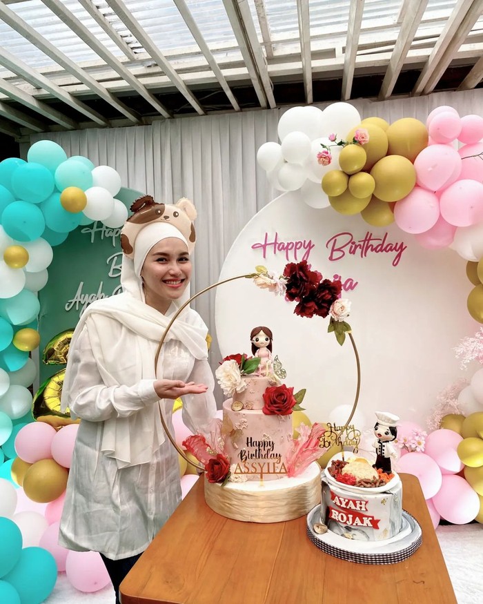 Ayu Tingting ulang tahun Ayu Tingting ulang tahun