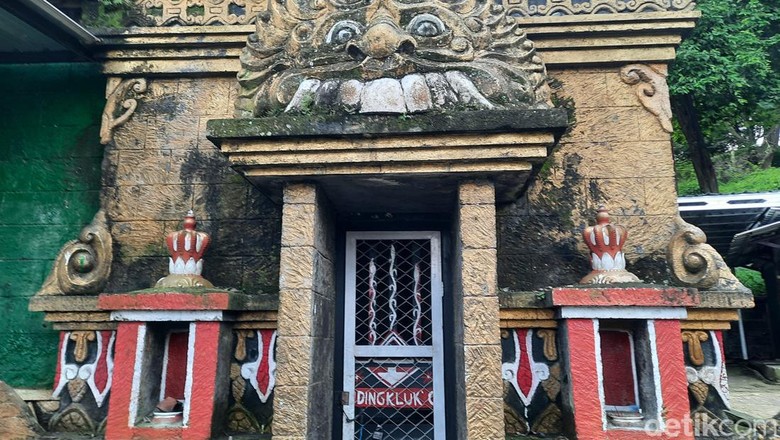 Bagian luar Sanggar Pamujan di Wendit Bagian luar Sanggar Pamujan di Wendit