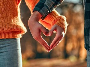 Kenali 5 Jenis Love Language Lewat Zodiak, Mana Tipe Kamu dan Si Dia?