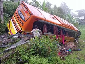 Sebelum Tabrakan Beruntun Tercium Bau Terbakar