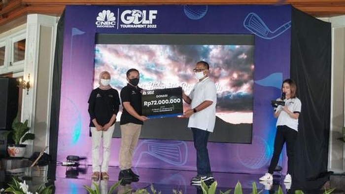 CNBC Indonesia kembali menggelar turnamen golf bertajuk CNBC Indonesia Golf Tournament 2022. Hal ini bersamaan dengan ulang tahun CEO CT Corp, Chairul Tanjung.