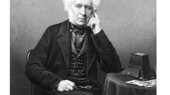 3. Sir David Brewster merupakan penemu dan penulis asal Skotlandia. Hobinya adalah di bidang optik dan polarisasi cahaya. Sayangnya pada saat bereksperimen kimia pada tahun 1831, ia celaka hingga nyaris buta. Penglihatannya memang sedikit kembali, tapi matanya terus mengalami gangguan sampai dia meninggal dunia. Foto: Britannica
