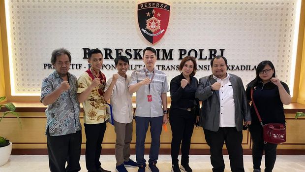 Dharmapala Nusantara akhirnya melaporkan Roy Suryo ke Bareskrim Polri setelah ditolak Polda Metro Jaya