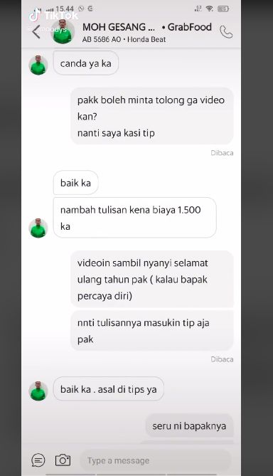 Diberi kejutan kue ultah oleh driver ojol