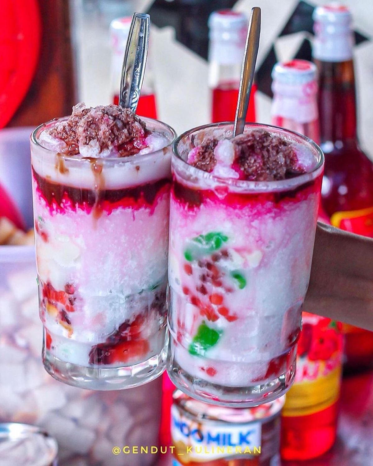 Manis Segar! 20 Es Doger dan Es Podeng Ada di Sini