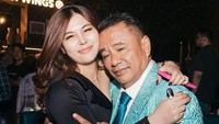 Melalui akun Instagramnya (19/6) Hotman Paris baru saja membagikan sosok asisten pribadinya yang baru. Wanita ini bernama Ranti Fortuna yang ditugaskan khusus untuk menemaninya di lantai dansa. Foto: Instagram/rantifortuna_