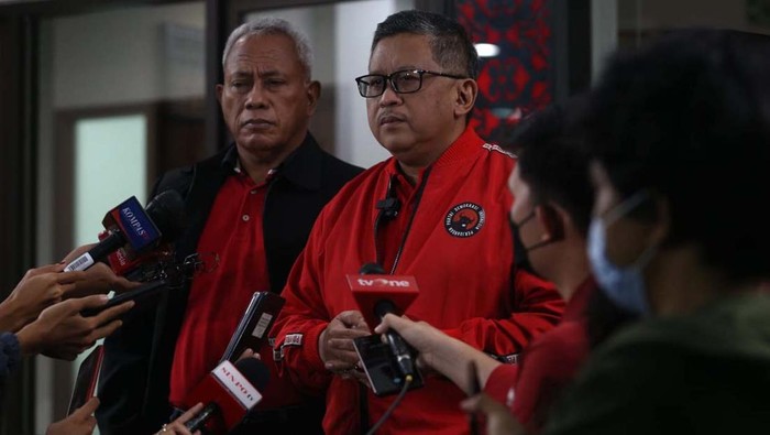 Hasto Bicara Isu di Rakernas II PDIP Sekjen DPP PDIP Hasto Kristiyanto memberikan keterangan terkait Rakernas PDIP. Rakernas PDIP akan konsepsi dasar Capres-Cawapres 2024.