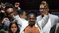Rakyat Kolombia telah menentukan pemimpin baru mereka pada Minggu (19/6/2022) kemarin. Gustavo Petro-Francia Marquez terpilih menjadi presiden dan wakil presiden Kolombia usai menang tipis dari pesaingnya Rodolfo Hernandez. (AP Photo/Fernando Vergara).