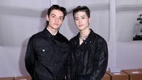 Jaehyun NCT tampak berfoto dengan Luis Partidgre Foto: Getty Images for Prada/Jacopo M. Raule