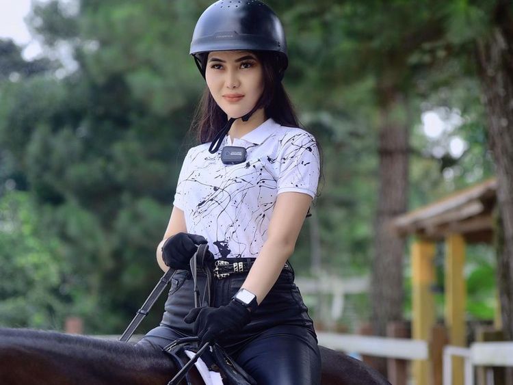 Niat Lawan Fobia Ketinggian, Kar Katherine Ketagihan Berkuda