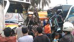 Penampakan 2 Bus yang Terlibat Kecelakaan Maut di Labusel