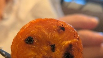 Wortel panggang membentuk tampilan wajah senyum. Foto: Reddit via Brightside