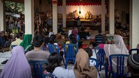 Selama perang obor nantinya, musik gamelan akan mengiringi.  