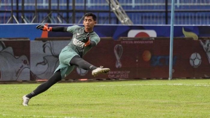 Kiper PSM Makassar M Reza Arya Pratama menjadi penjaga gawang dengan save terbanyak.